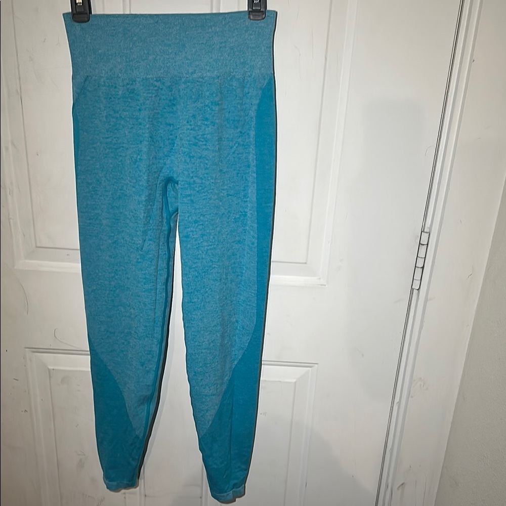 Women’s PINK Victoria’s Secret Blue Seamless Leggings

Size: M